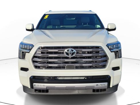 Used 2025 Toyota Sequoia Limited AWD/4WD image 2