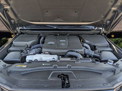 Certified 2025 Lexus GX 550 w/ Cold Area Package image 23