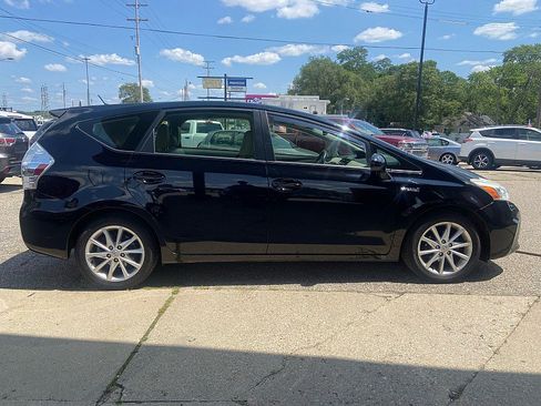Used 2014 Toyota Prius V Five FWD image 6