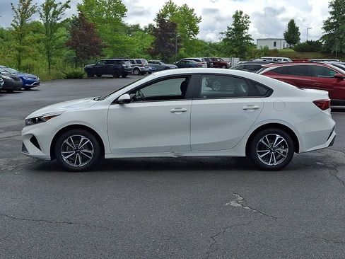 Used 2024 Kia Forte LXS w/ LXS Technology Package FWD image 6