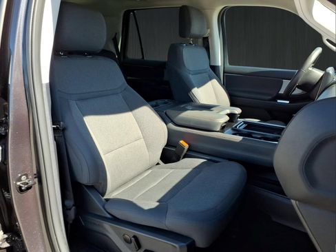 Used 2025 Ford Expedition Active AWD/4WD image 15