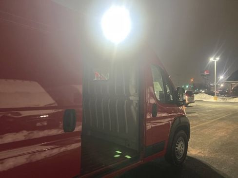 Used 2025 RAM ProMaster 2500 w/ Convenience Group image 10