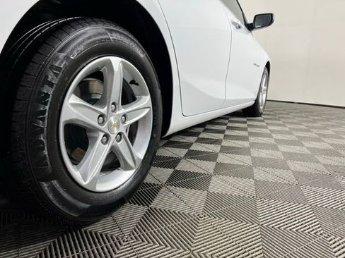 Used 2024 Chevrolet Malibu LT FWD image 16