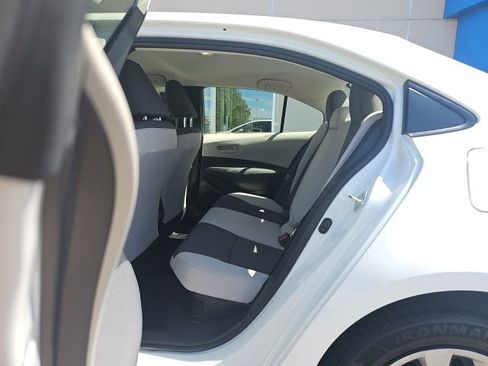 Used 2025 Toyota Corolla LE image 8