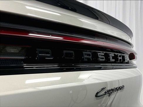 New 2026 Porsche Cayenne image 33