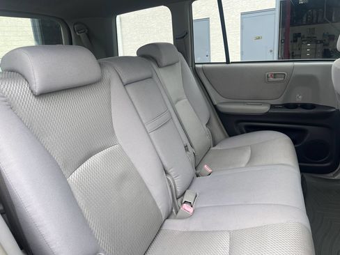 Used 2004 Toyota Highlander 4WD V6 image 13