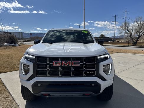 Used 2025 GMC Canyon AT4 w/ Nightfall Edition image 8