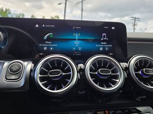 Used 2023 Mercedes-Benz GLB 250 4MATIC image 22