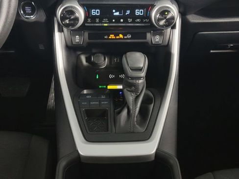 Used 2025 Toyota RAV4 XLE image 24