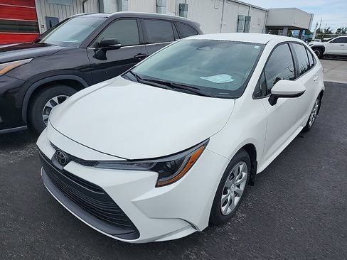 Used 2026 Toyota Corolla LE FWD image 11