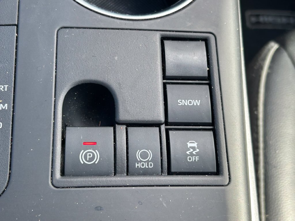 Used 2023 Toyota Highlander XSE FWD image 31