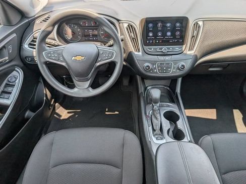 Used 2025 Chevrolet Malibu LT FWD image 6