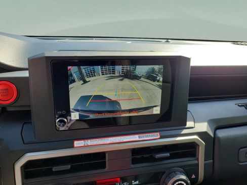 Certified 2025 Toyota Tacoma SR AWD/4WD image 19