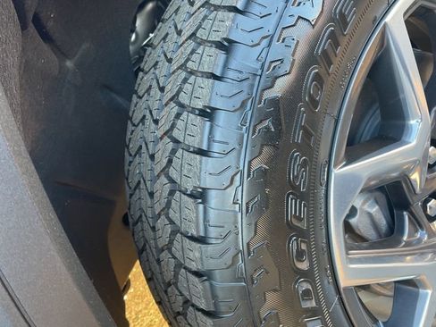 Used 2025 GMC Sierra 1500 SLT w/ SLT Premium Plus Package image 41