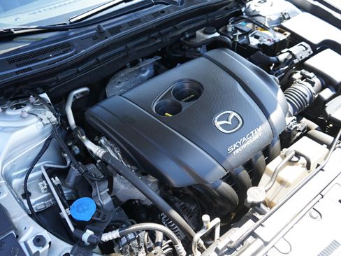 Used 2018 MAZDA MAZDA3 Touring FWD image 9