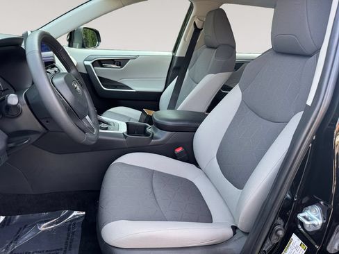 Used 2024 Toyota RAV4 XLE w/ Convenience Package AWD/4WD image 9