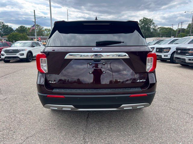 Used 2023 Ford Explorer XLT w/ Equipment Group 202A AWD/4WD image 5