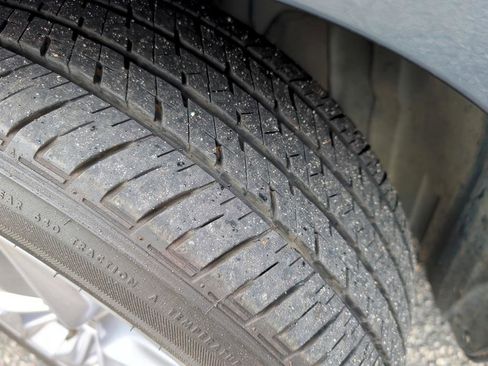 Used 2022 Toyota Avalon XLE image 29