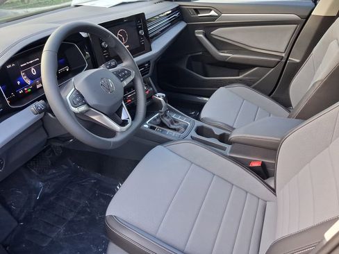 New 2026 Volkswagen Jetta SE image 7