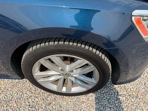 Used 2018 Volkswagen Passat 2.0T SE FWD image 34