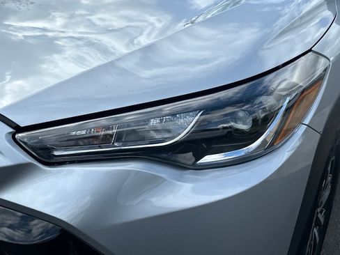 Used 2025 Toyota Corolla Cross AWD Hybrid image 9