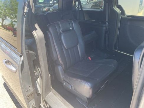 Used 2019 Dodge Grand Caravan GT FWD image 28