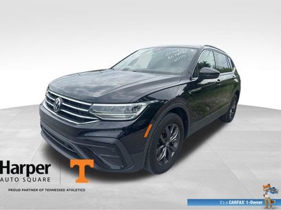 Used 2023 Volkswagen Tiguan SE w/ Panoramic Sunroof Package