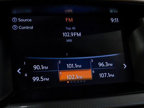 Used 2017 Nissan Pathfinder SL FWD image 34