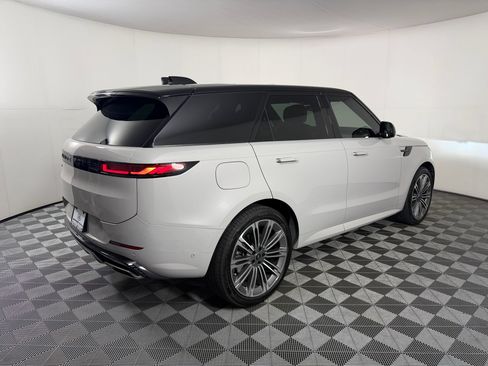 Used 2025 Land Rover Range Rover Sport Dynamic SE AWD/4WD image 9