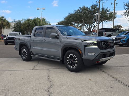 Used 2024 Nissan Frontier Pro-X image 2