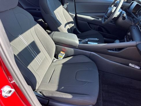 New 2025 Hyundai Elantra Sport image 13