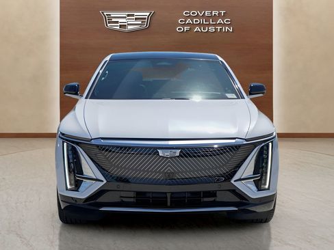 New 2026 Cadillac Lyriq Luxury w/ LPO, Floor Liner Package AWD/4WD image 4