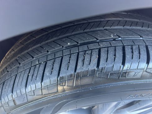 Used 2023 Volkswagen Tiguan SE image 13