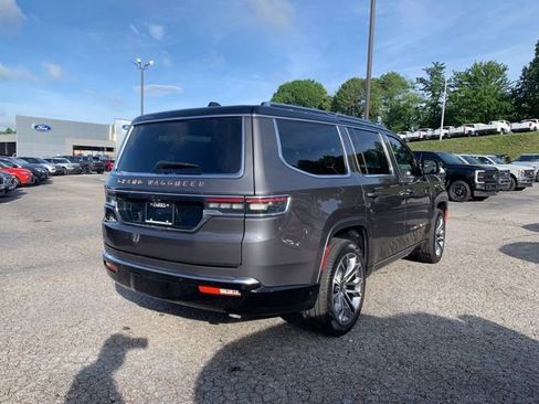 Used 2025 Jeep Grand Wagoneer Series III AWD/4WD image 9