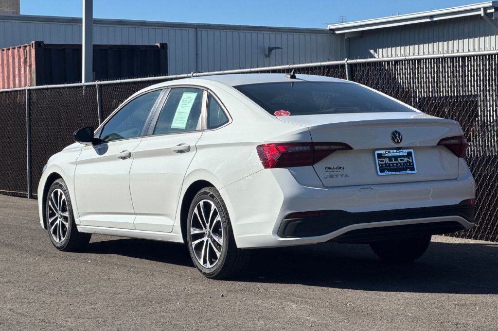 Used 2022 Volkswagen Jetta Sport FWD image 9