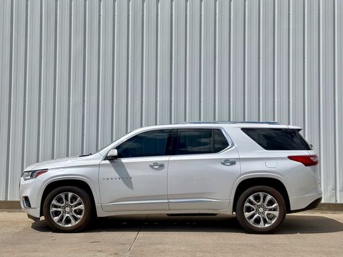 Used 2021 Chevrolet Traverse Premier w/ LPO, Floor Liner Package AWD/4WD image 3