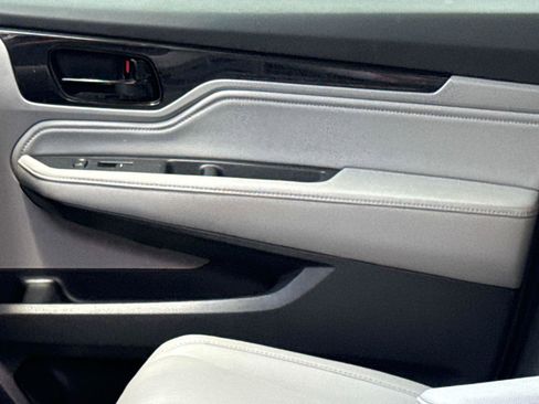 Certified 2021 Honda Odyssey Touring image 24