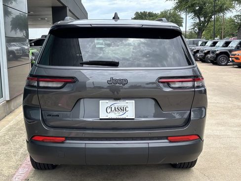 New 2026 Jeep Grand Cherokee L Limited w/ Limited Altitude Package AWD/4WD image 4