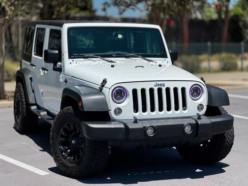 Used 2016 Jeep Wrangler Unlimited Sport w/ Connectivity Group AWD/4WD image 2