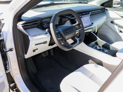 New 2026 Jeep Cherokee Laredo image 4