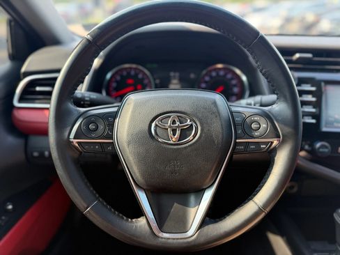 Used 2018 Toyota Camry XSE FWD image 21