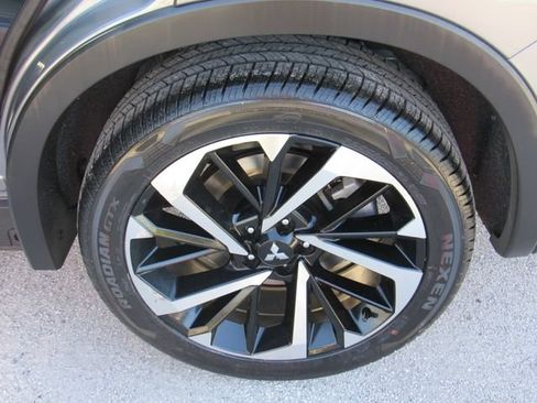 Used 2023 Mitsubishi Outlander SE FWD image 15