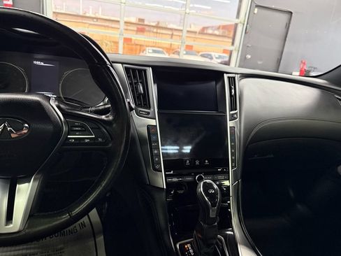 Used 2020 INFINITI Q60 3.0t Luxe w/ Essential Package AWD/4WD image 19