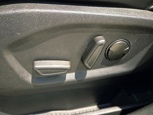 Used 2024 Ford Edge SEL image 26