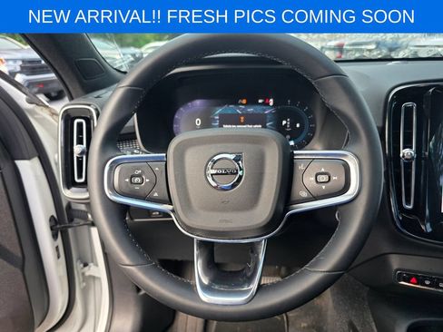 Used 2024 Volvo XC40 B5 Plus w/ Protection Package Premier AWD/4WD image 10