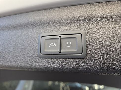 Certified 2021 Audi Q3 2.0T Premium Plus w/ Premium Plus Package image 28