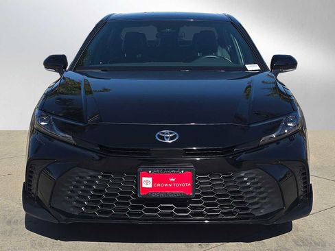 Certified 2025 Toyota Camry SE FWD image 8