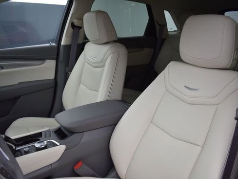 New 2025 Cadillac XT5 Premium Luxury w/ LPO, Floor Liner Package image 9