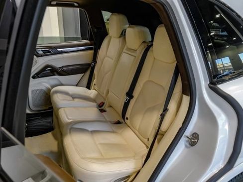 Used 2017 Porsche Cayenne AWD/4WD image 60