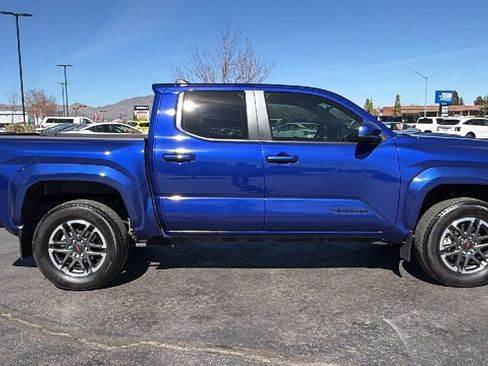 Used 2024 Toyota Tacoma TRD Sport image 2